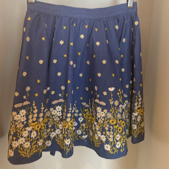 Manoush, French brand, denim embroidered, front button skirt with pockets. - Picture 2 of 4